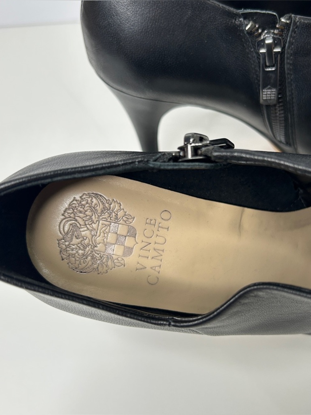 Vince Camuto Elvin Black Leather booties size 9 - Picture 6 of 10